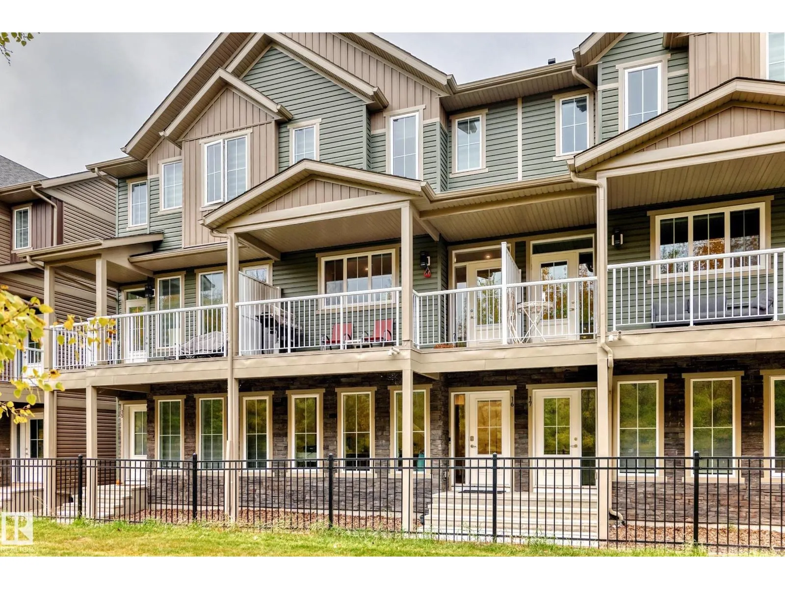 #16 1051 GRAYDON HILL BV SW