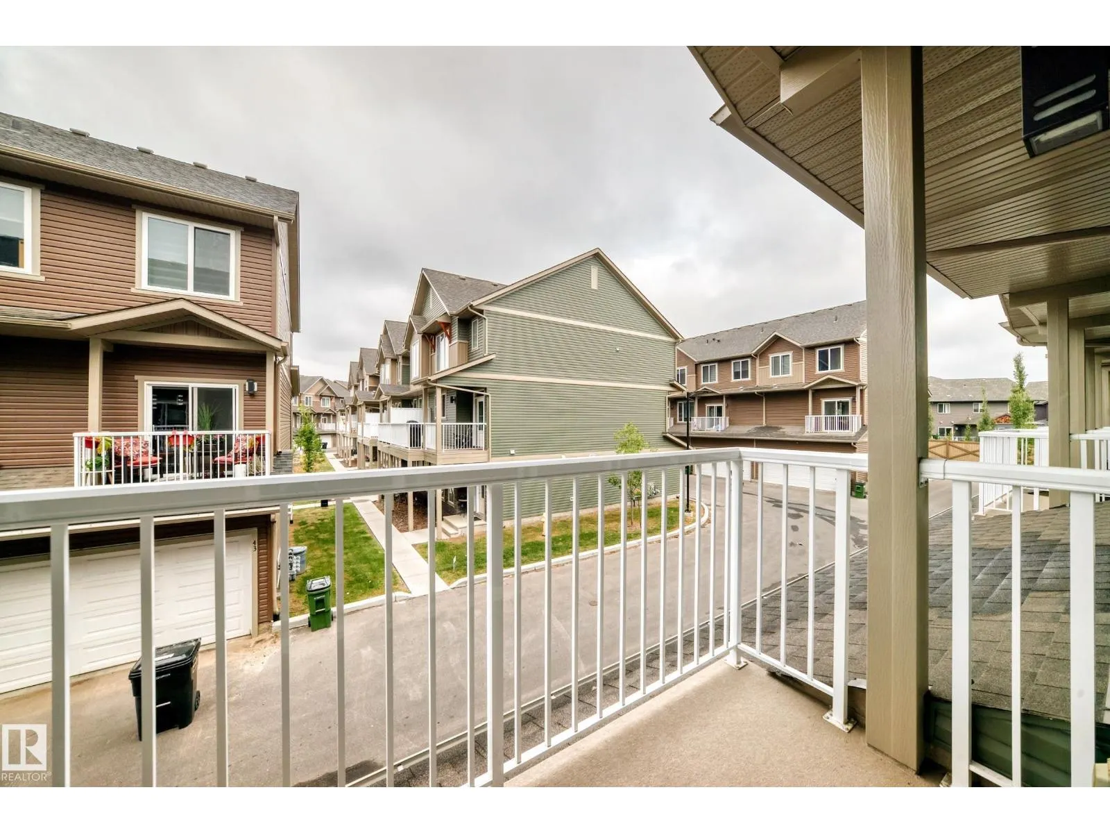 #16 1051 GRAYDON HILL BV SW