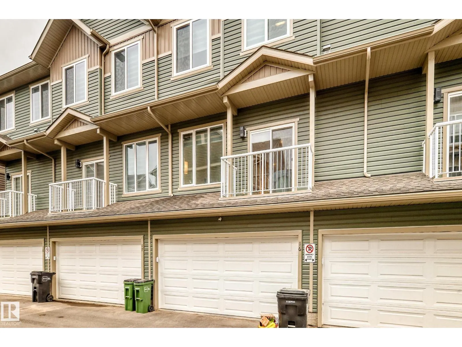 #16 1051 GRAYDON HILL BV SW