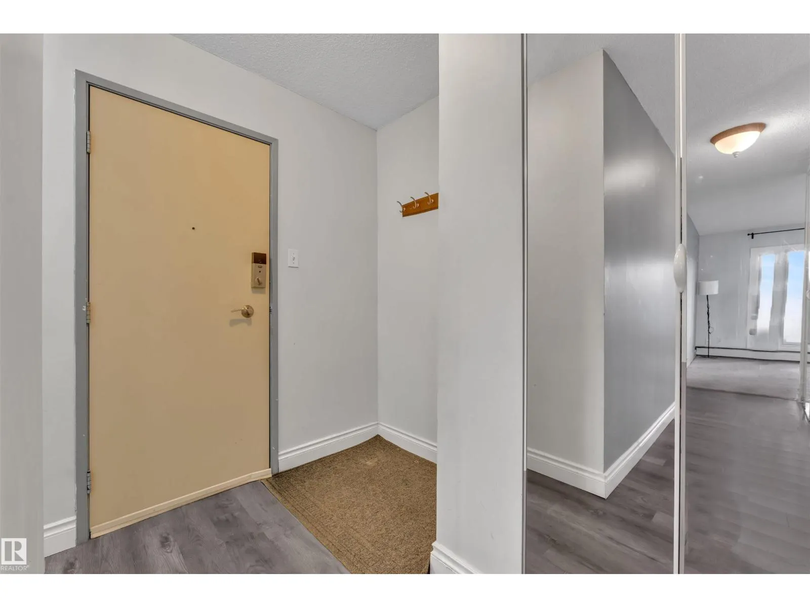 #407 9725 106 ST NW