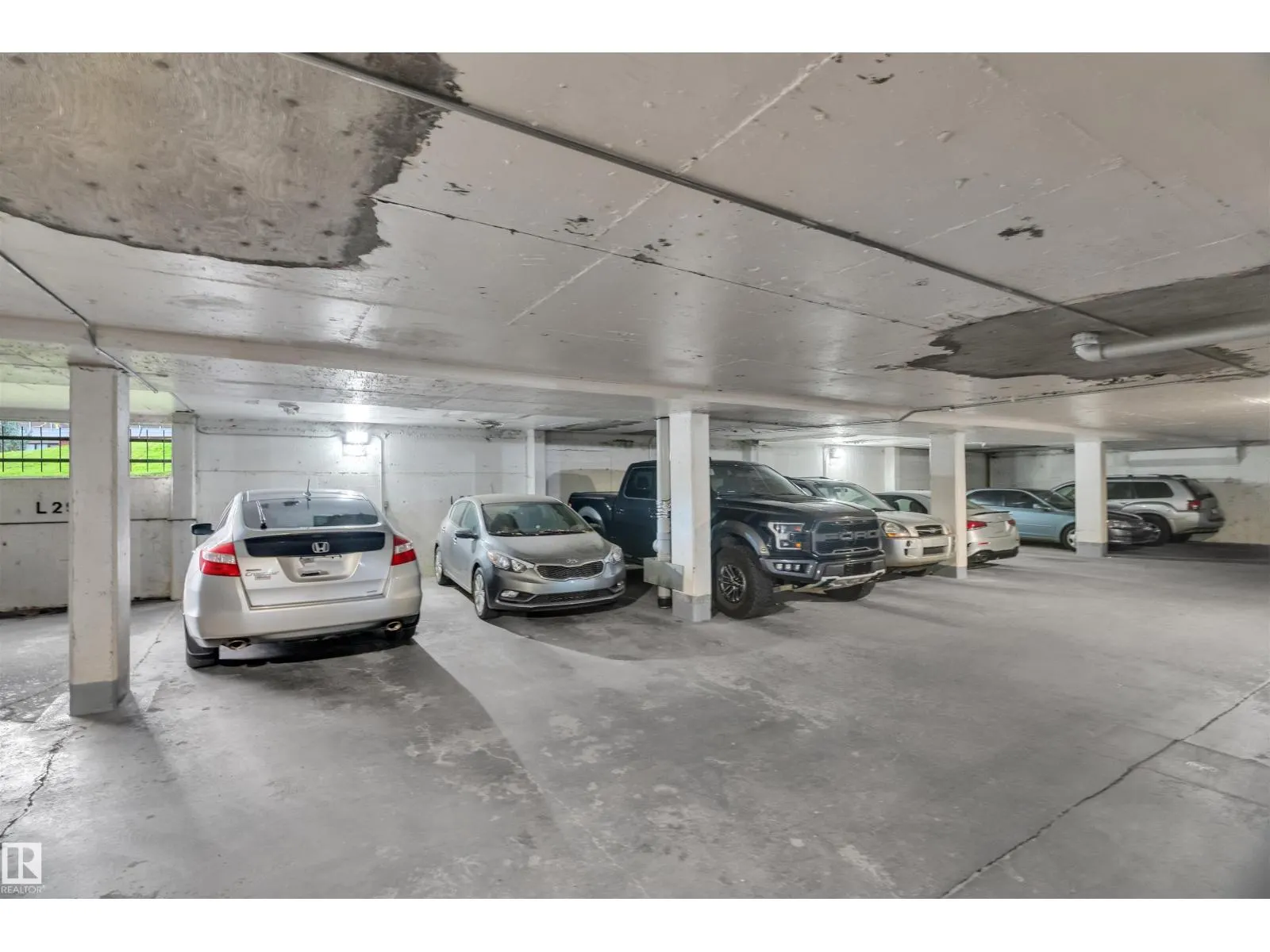 #407 9725 106 ST NW