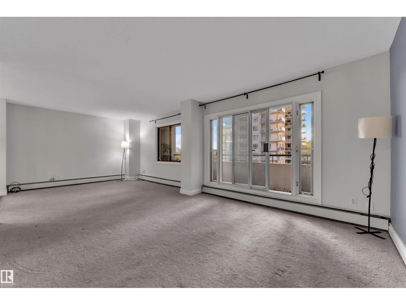#407 9725 106 ST NW