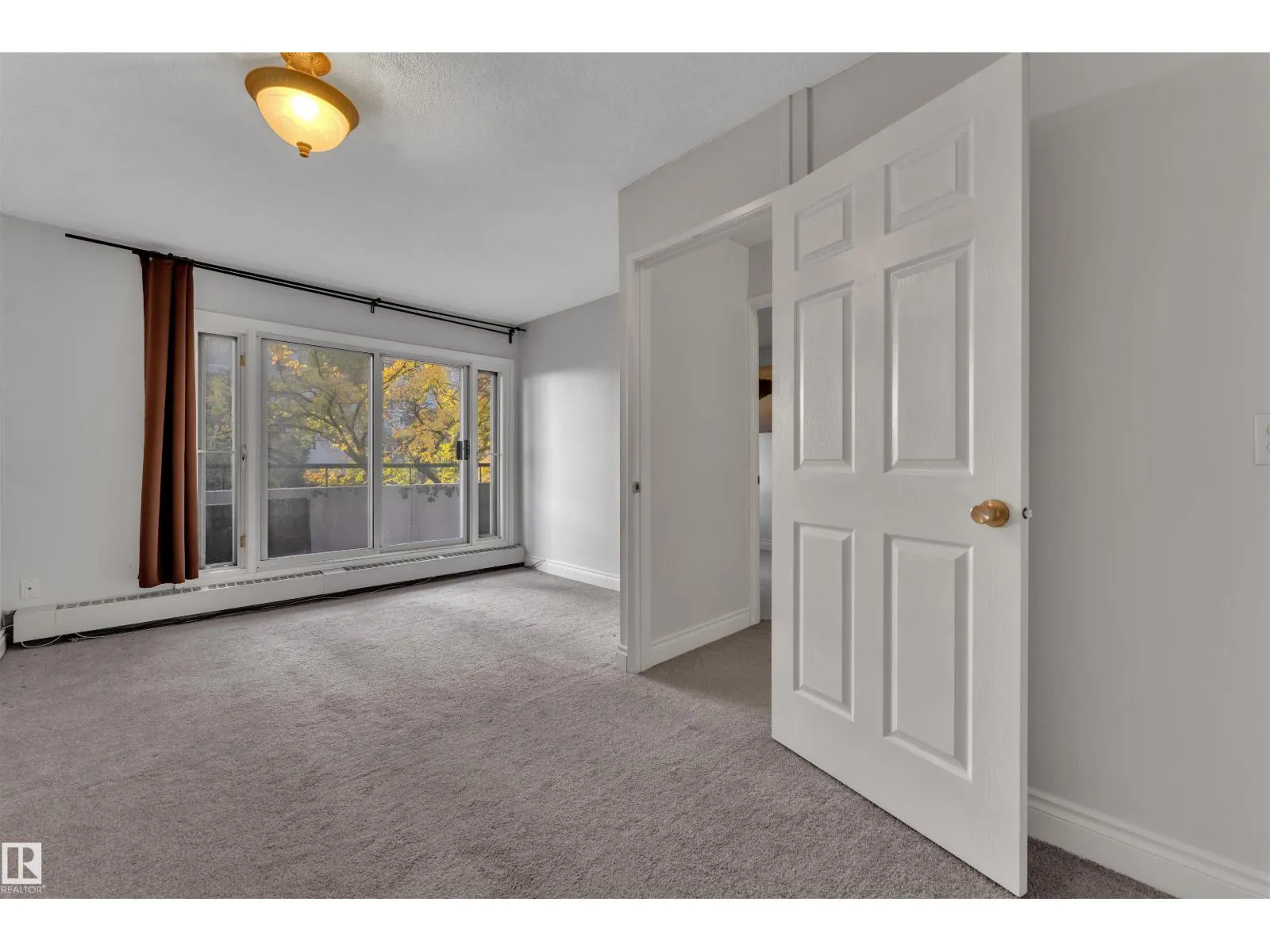 #407 9725 106 ST NW