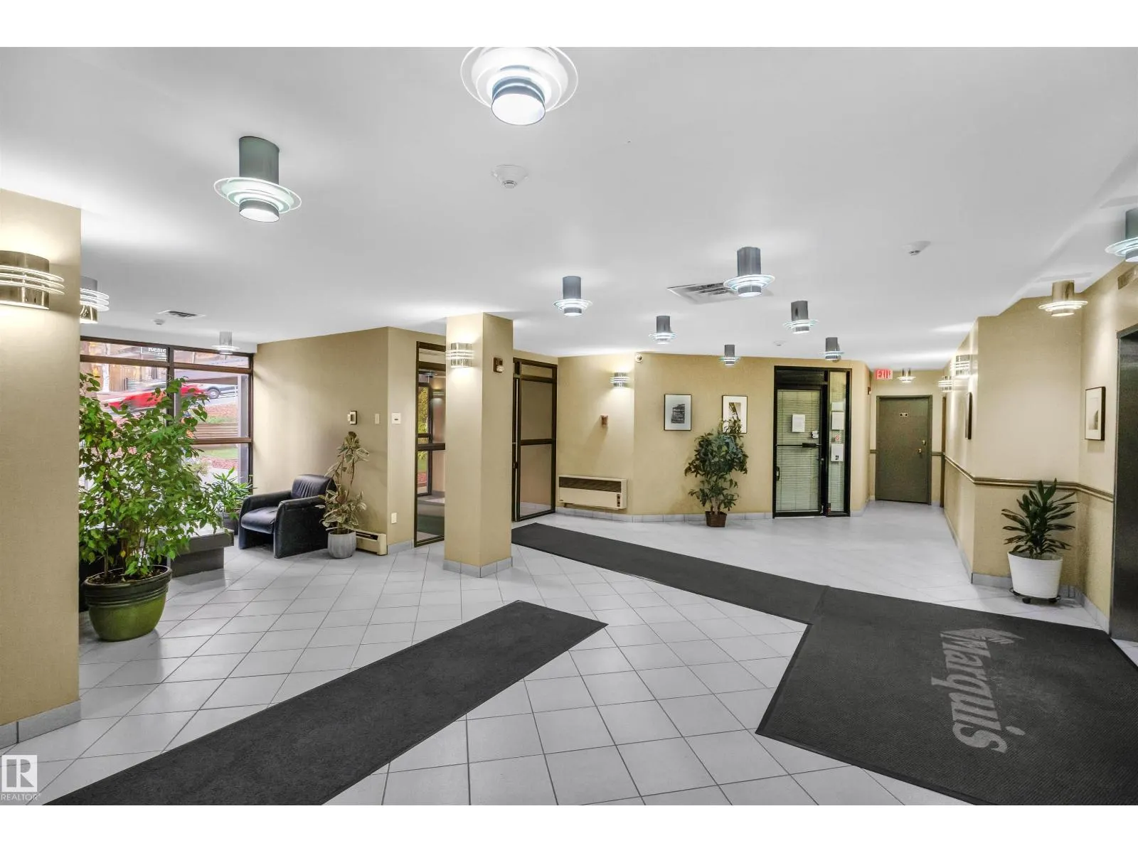 #407 9725 106 ST NW