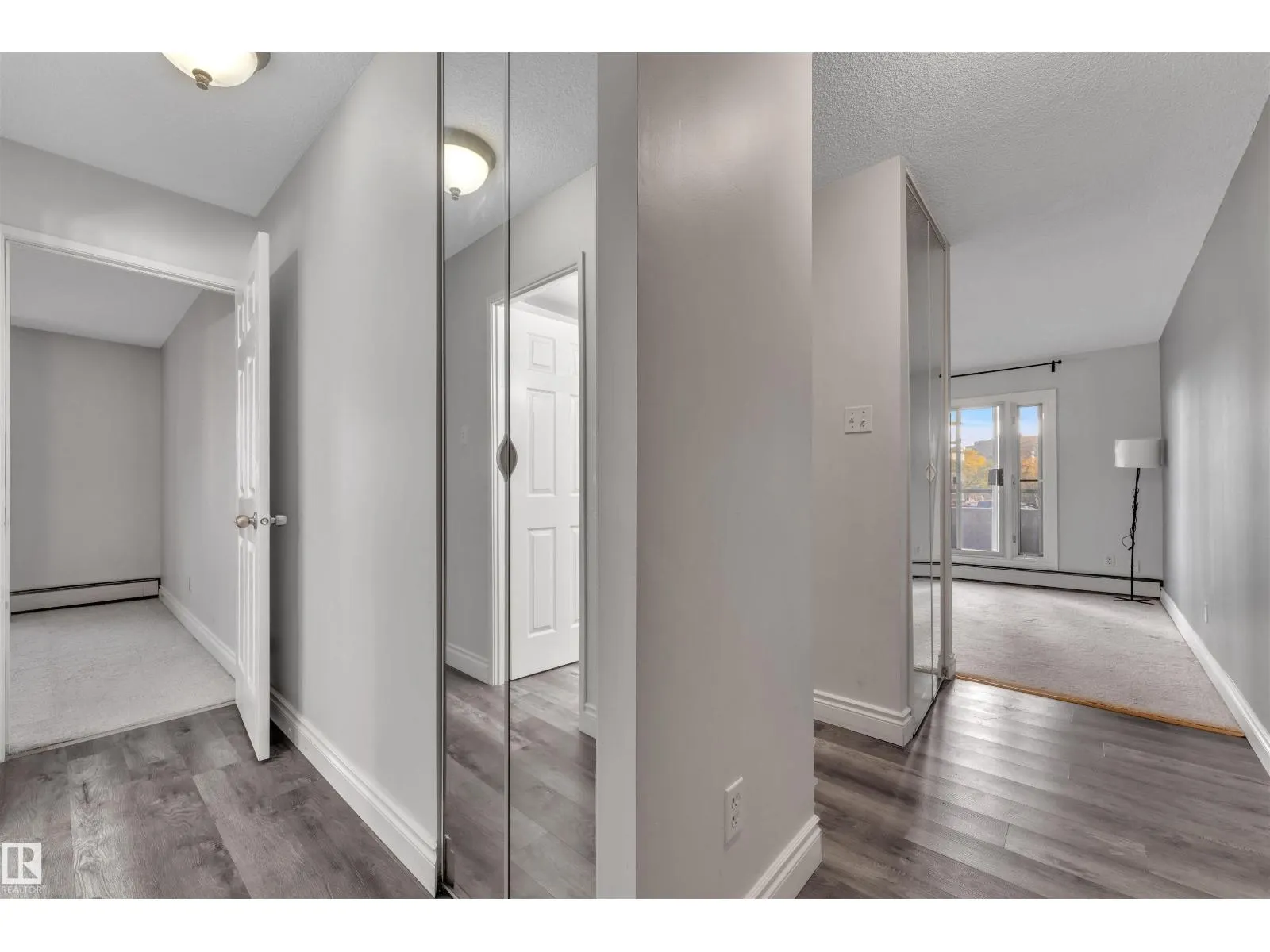 #407 9725 106 ST NW