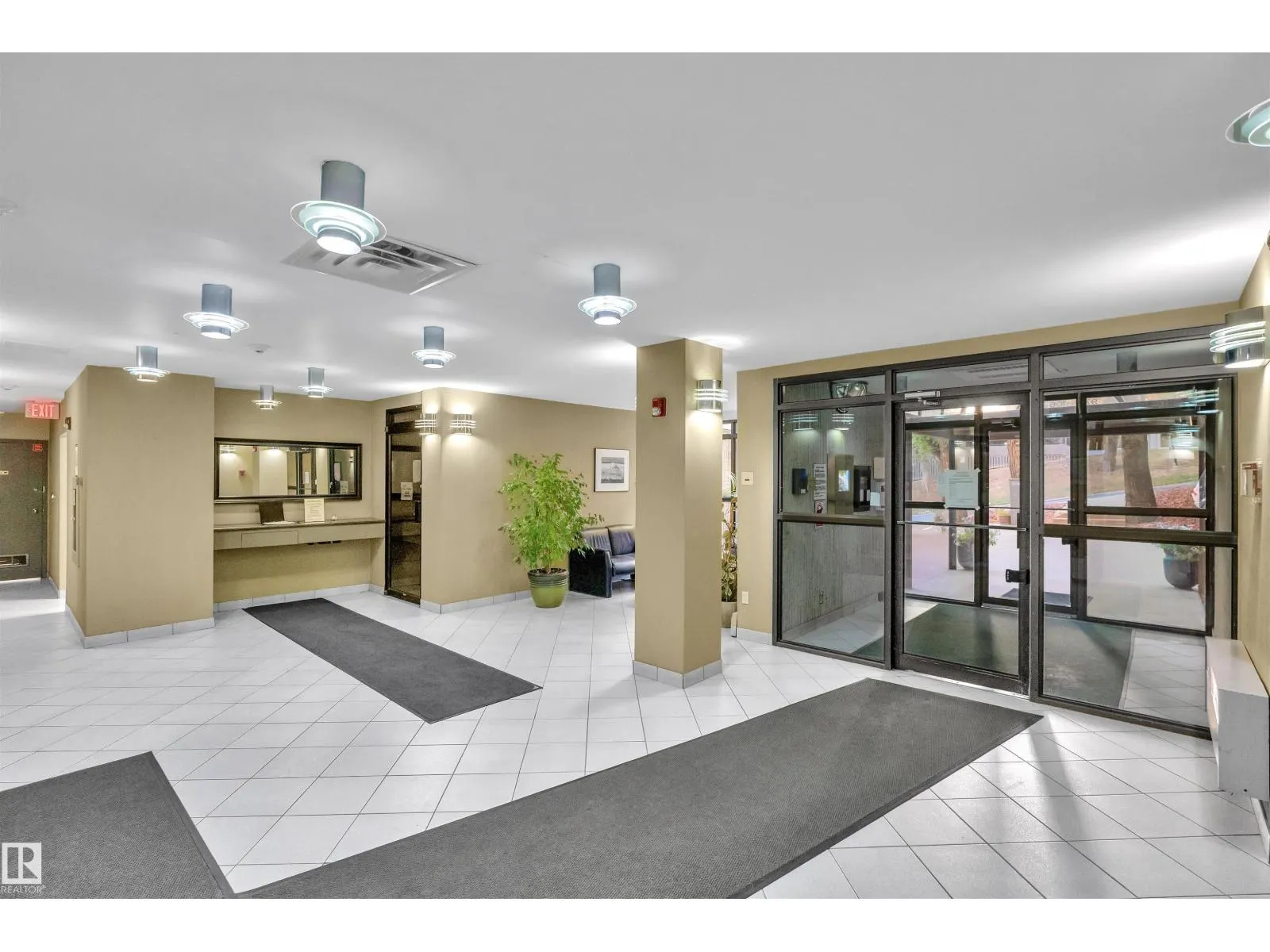 #407 9725 106 ST NW