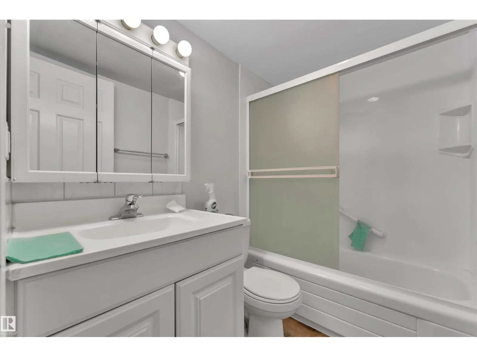 #407 9725 106 ST NW