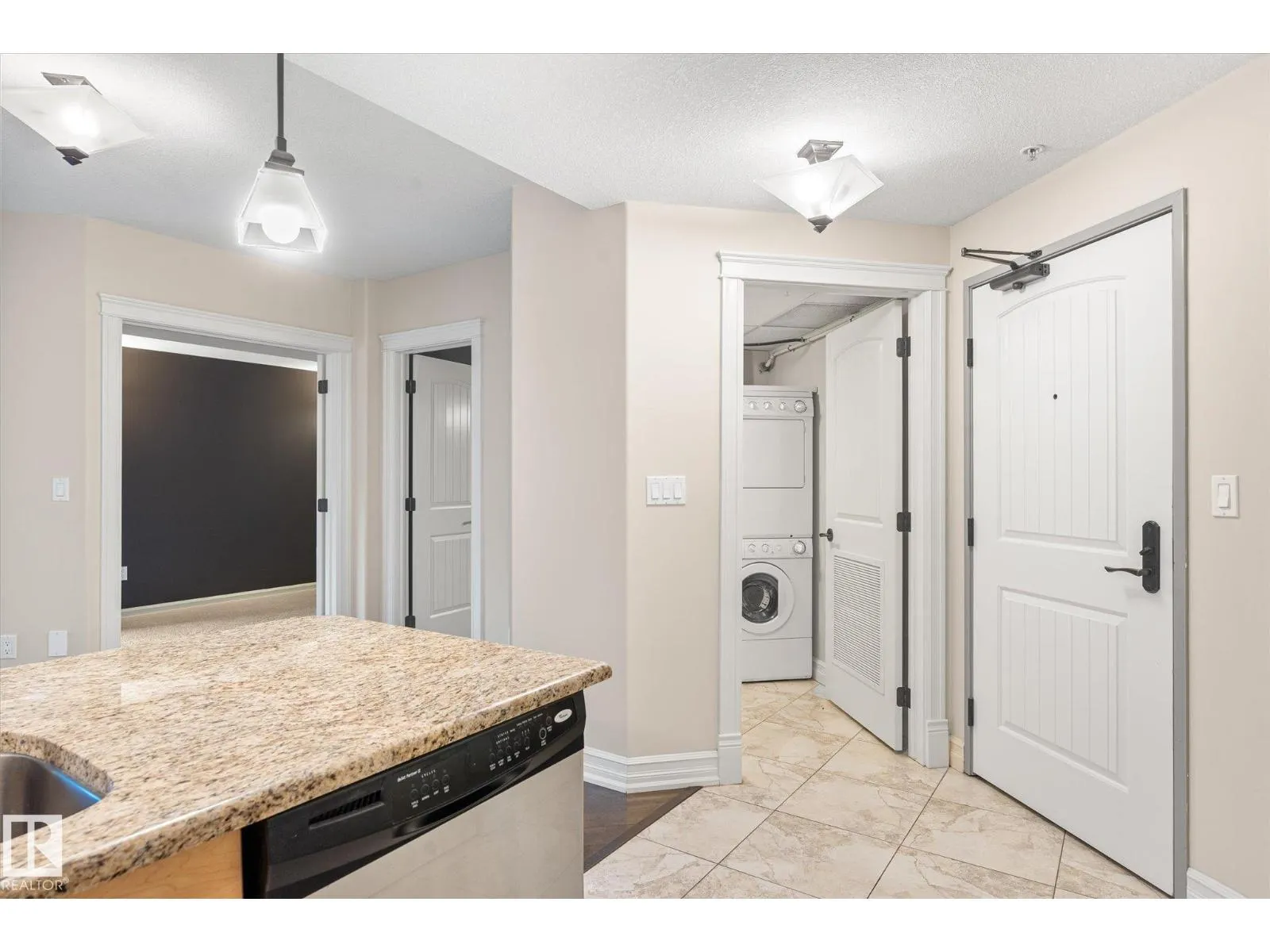 #507 10142 111 ST NW