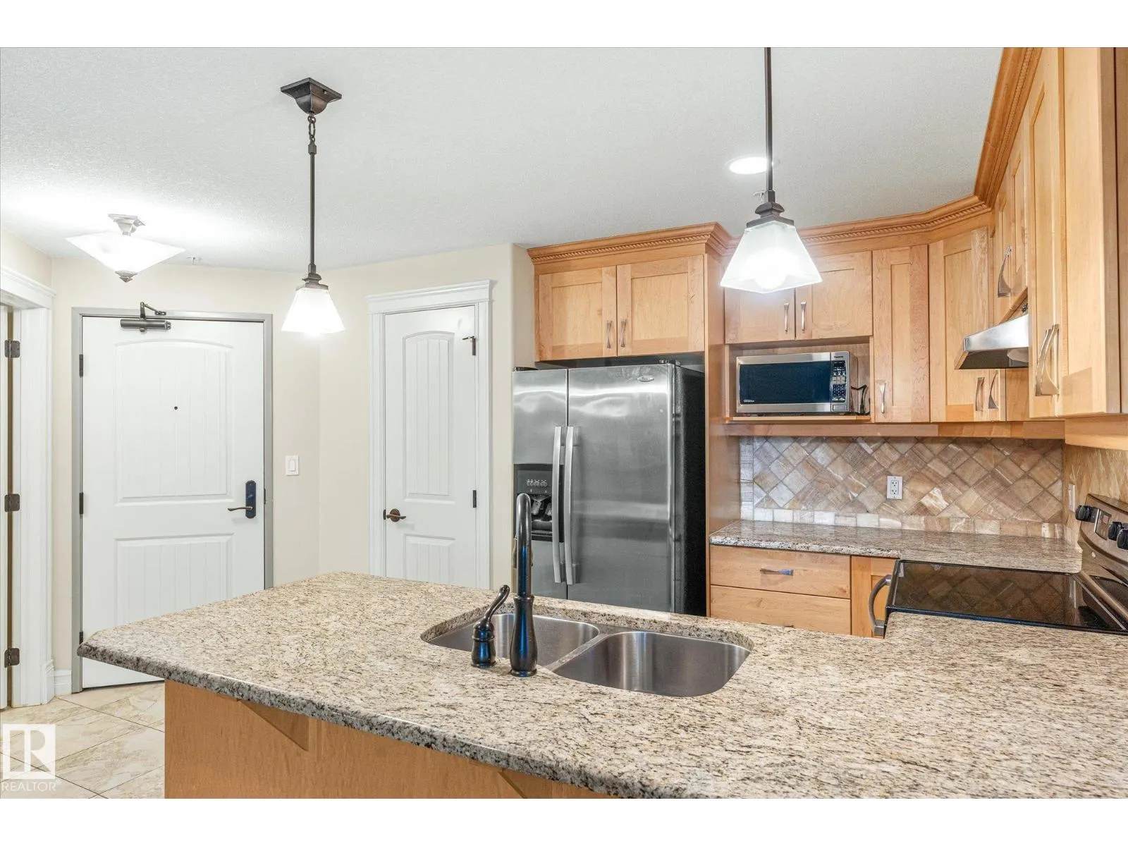 #507 10142 111 ST NW