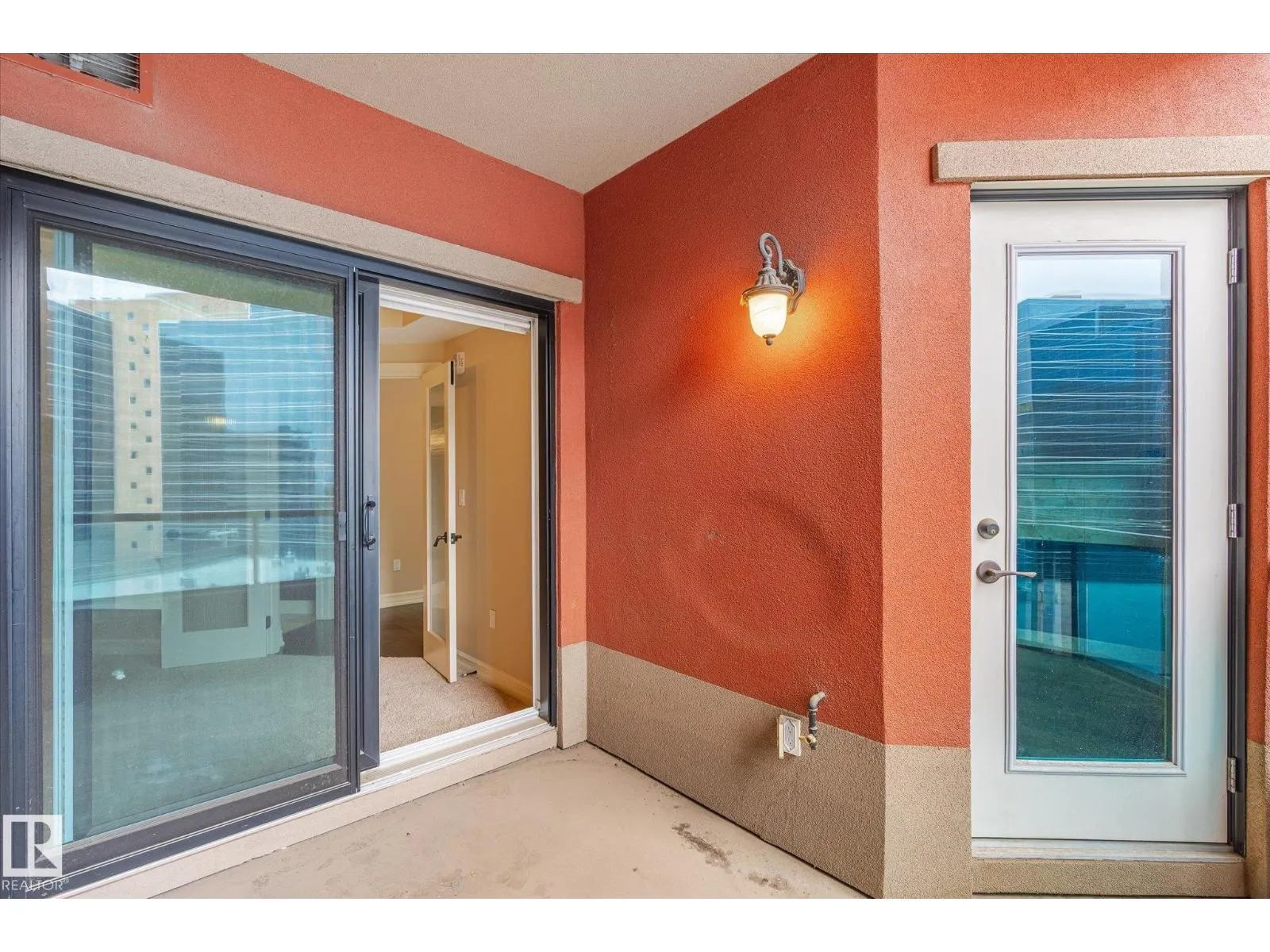 #507 10142 111 ST NW