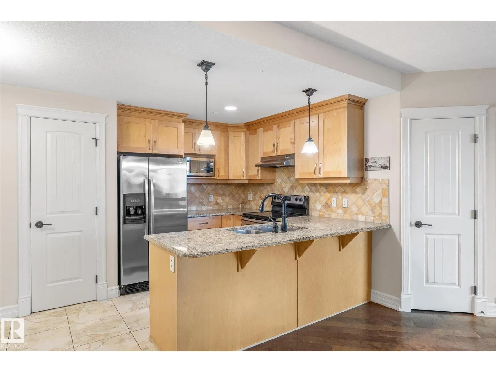 #507 10142 111 ST NW