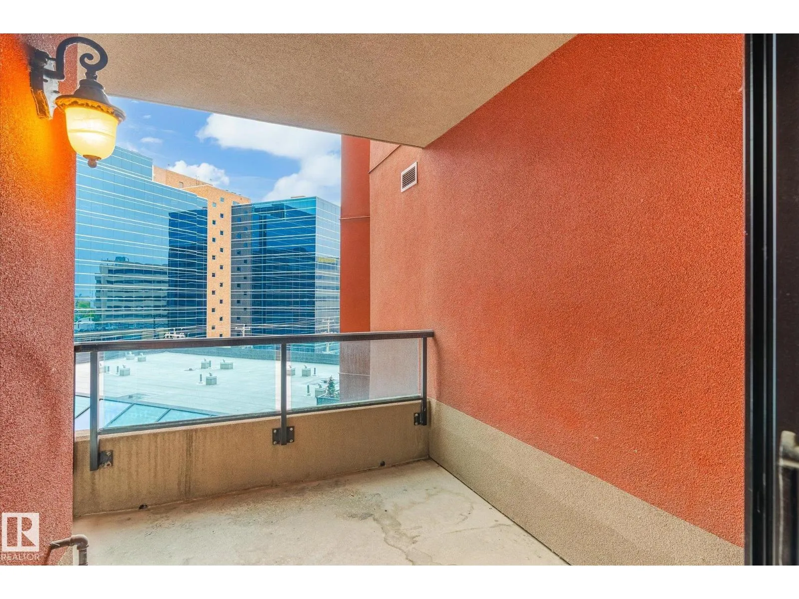 #507 10142 111 ST NW