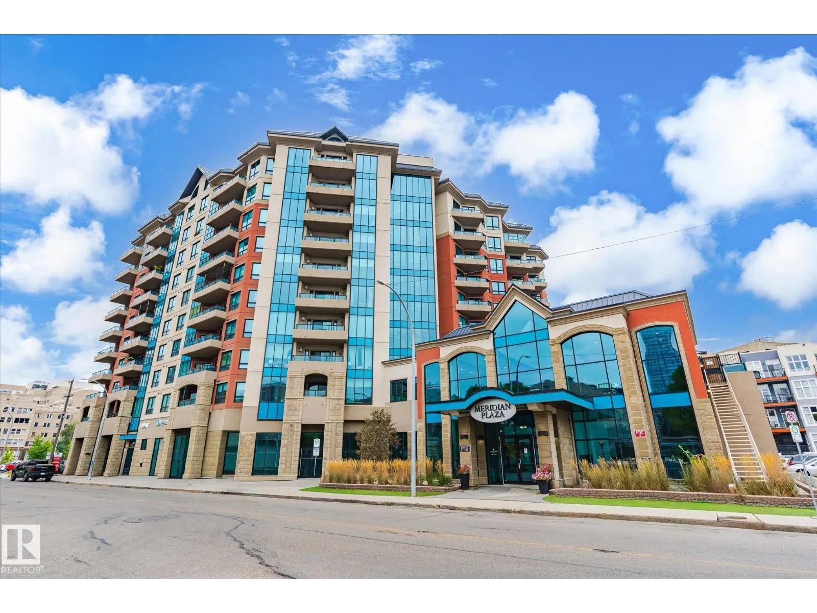 #507 10142 111 ST NW
