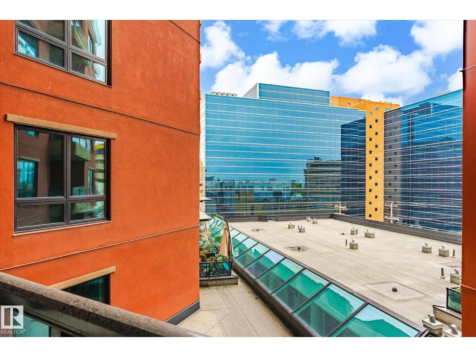 #507 10142 111 ST NW