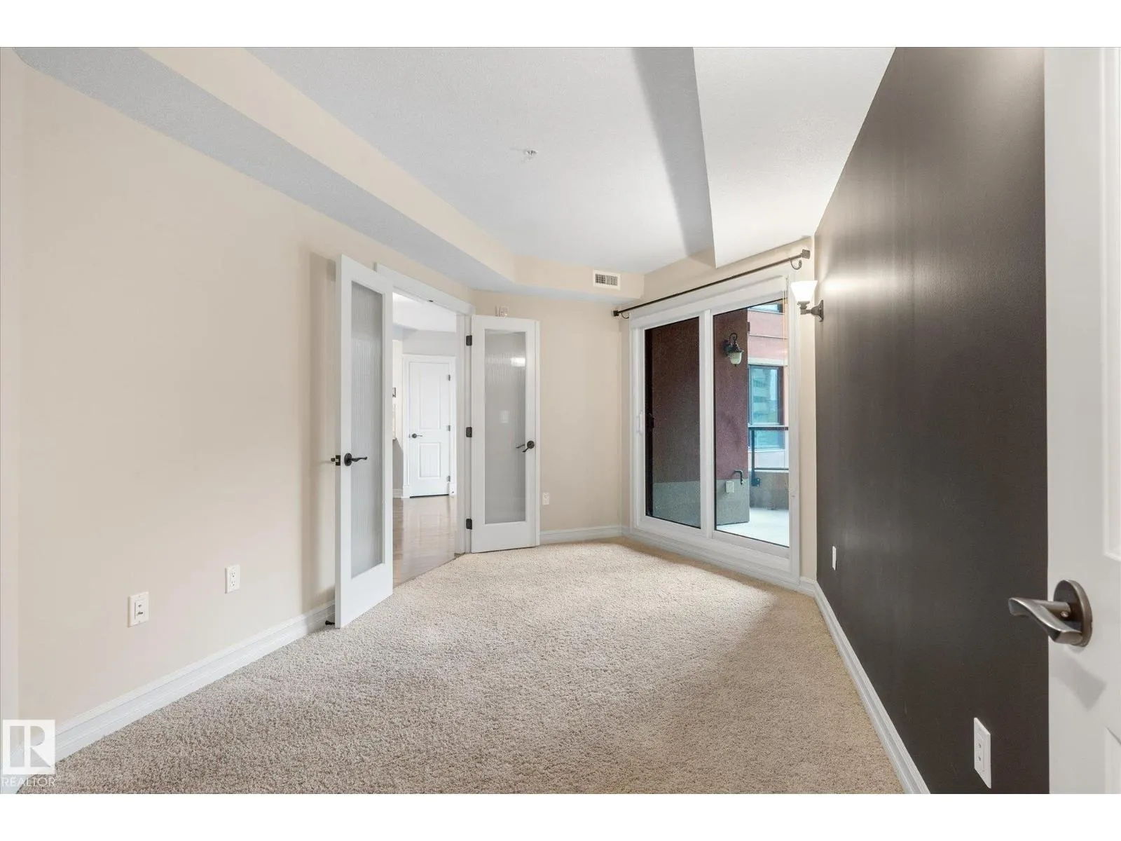 #507 10142 111 ST NW