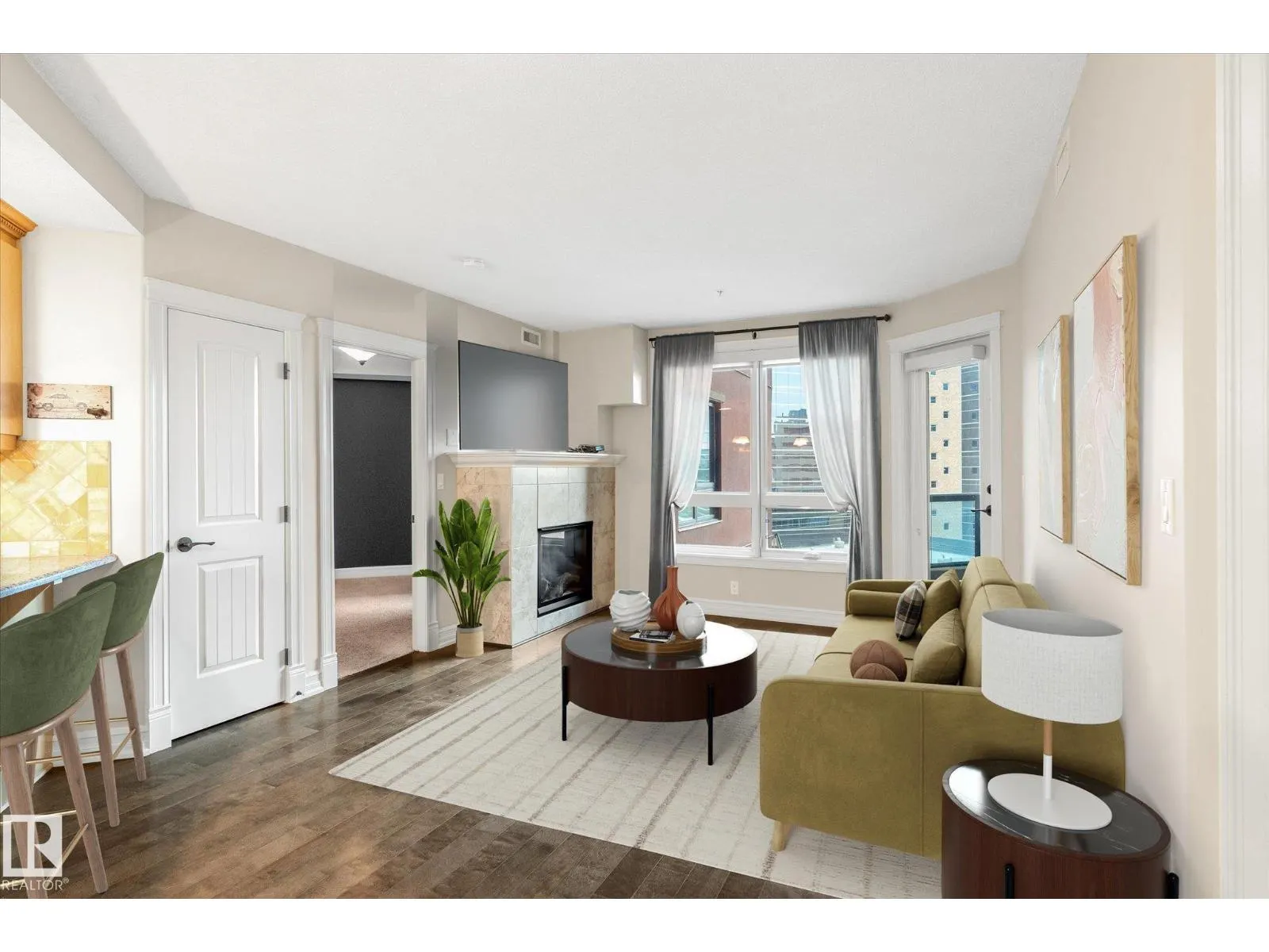 #507 10142 111 ST NW