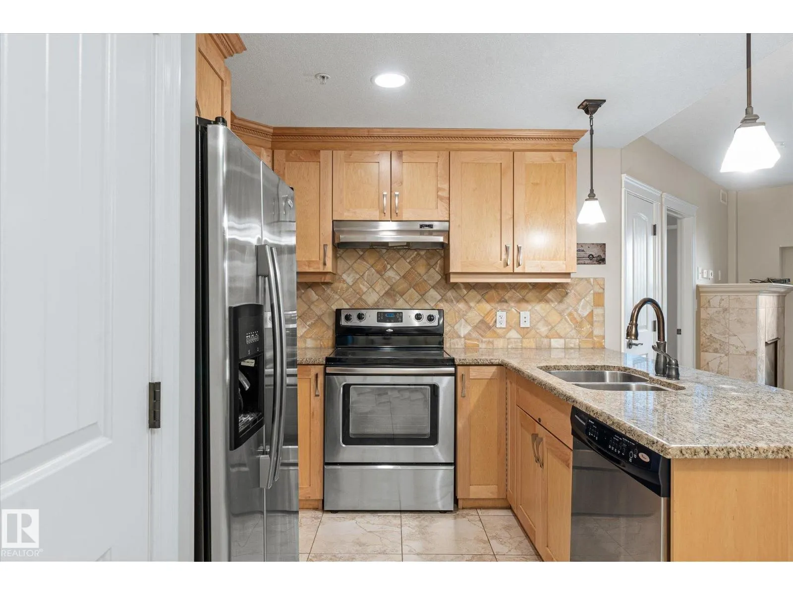 #507 10142 111 ST NW