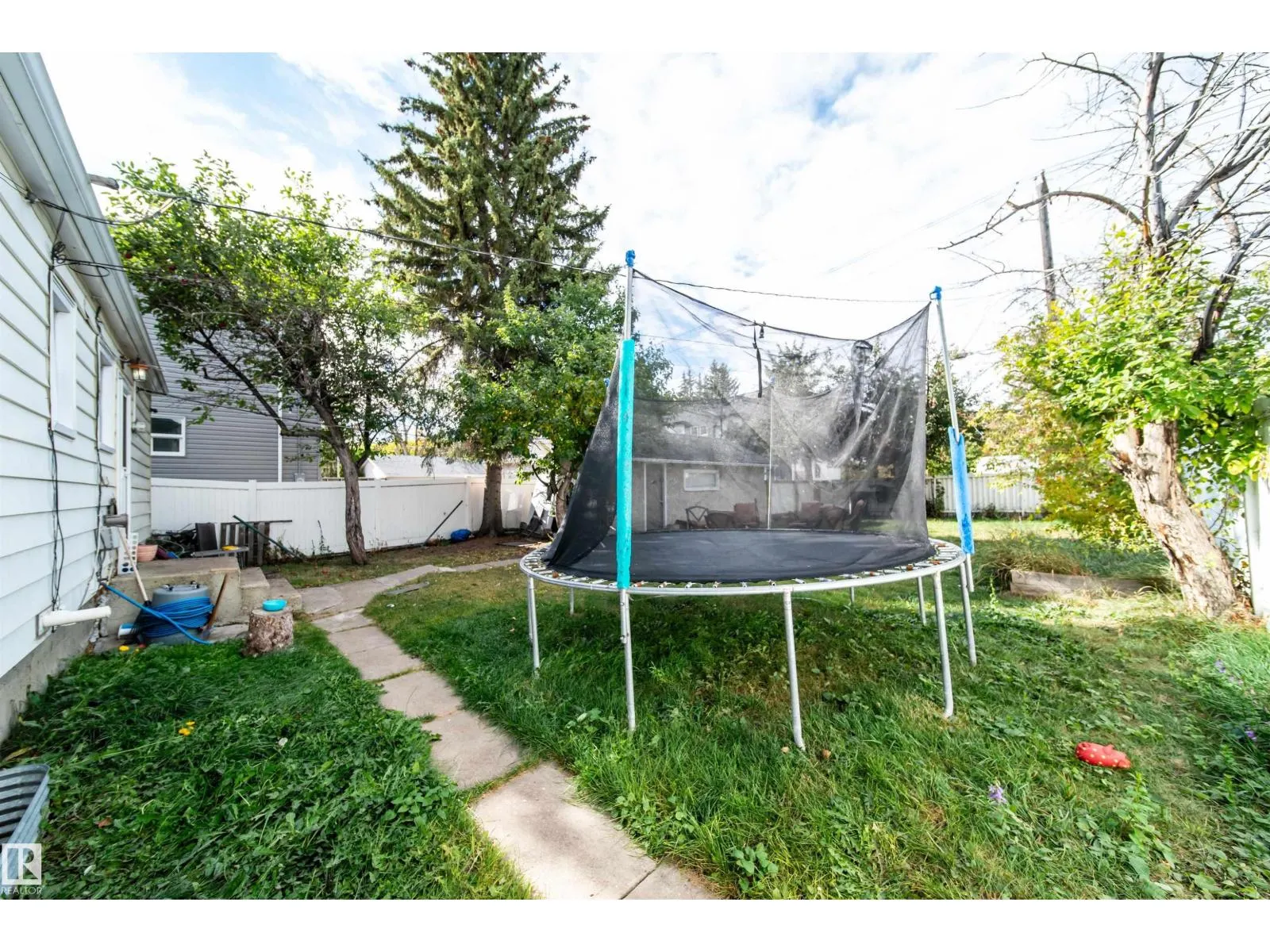 7910 75 ST NW