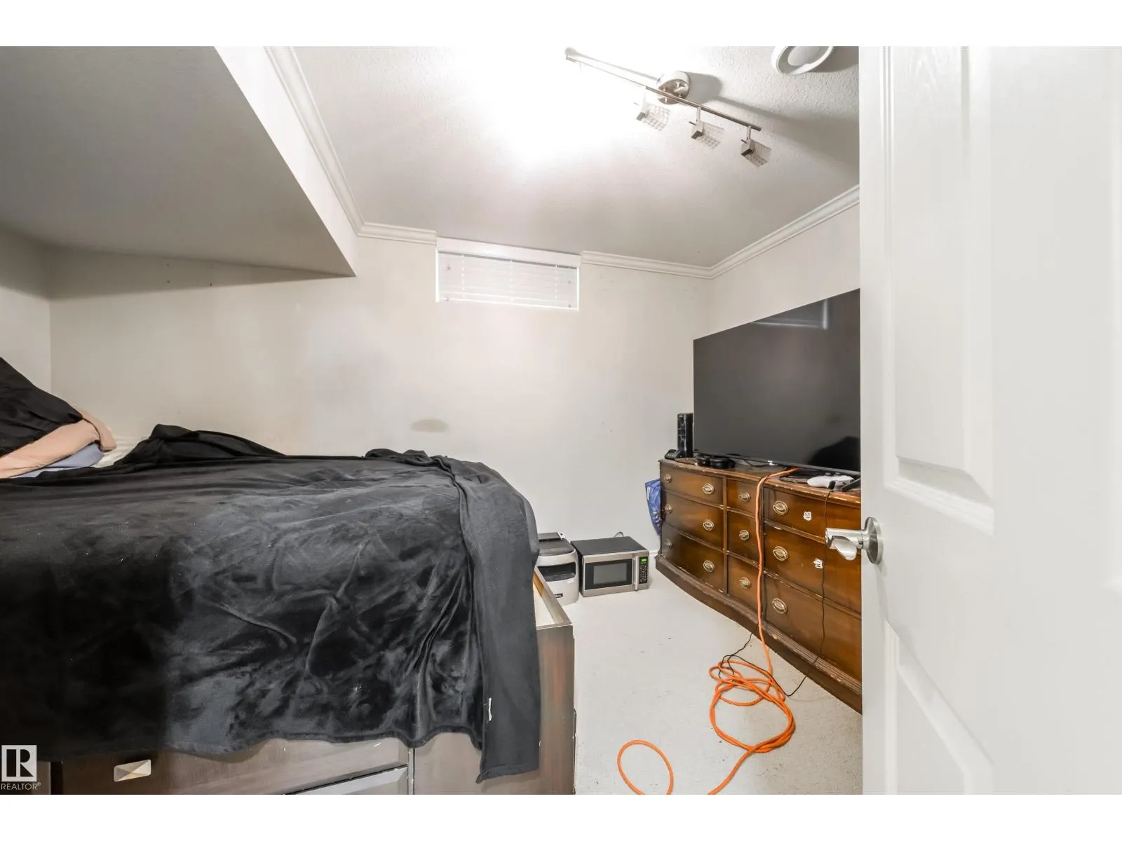7910 75 ST NW