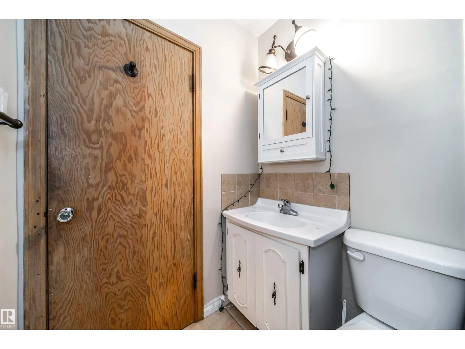 7910 75 ST NW