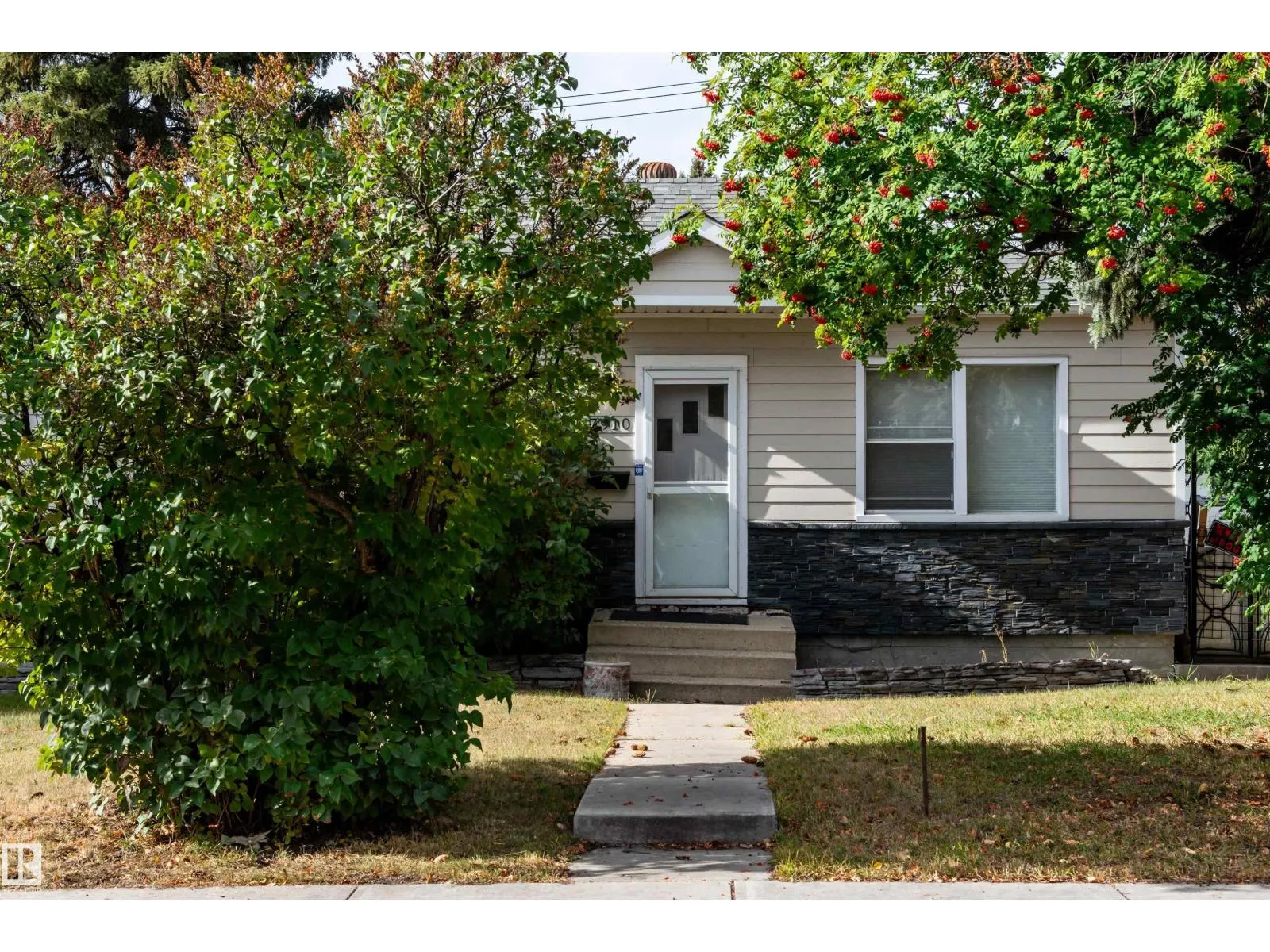 7910 75 ST NW