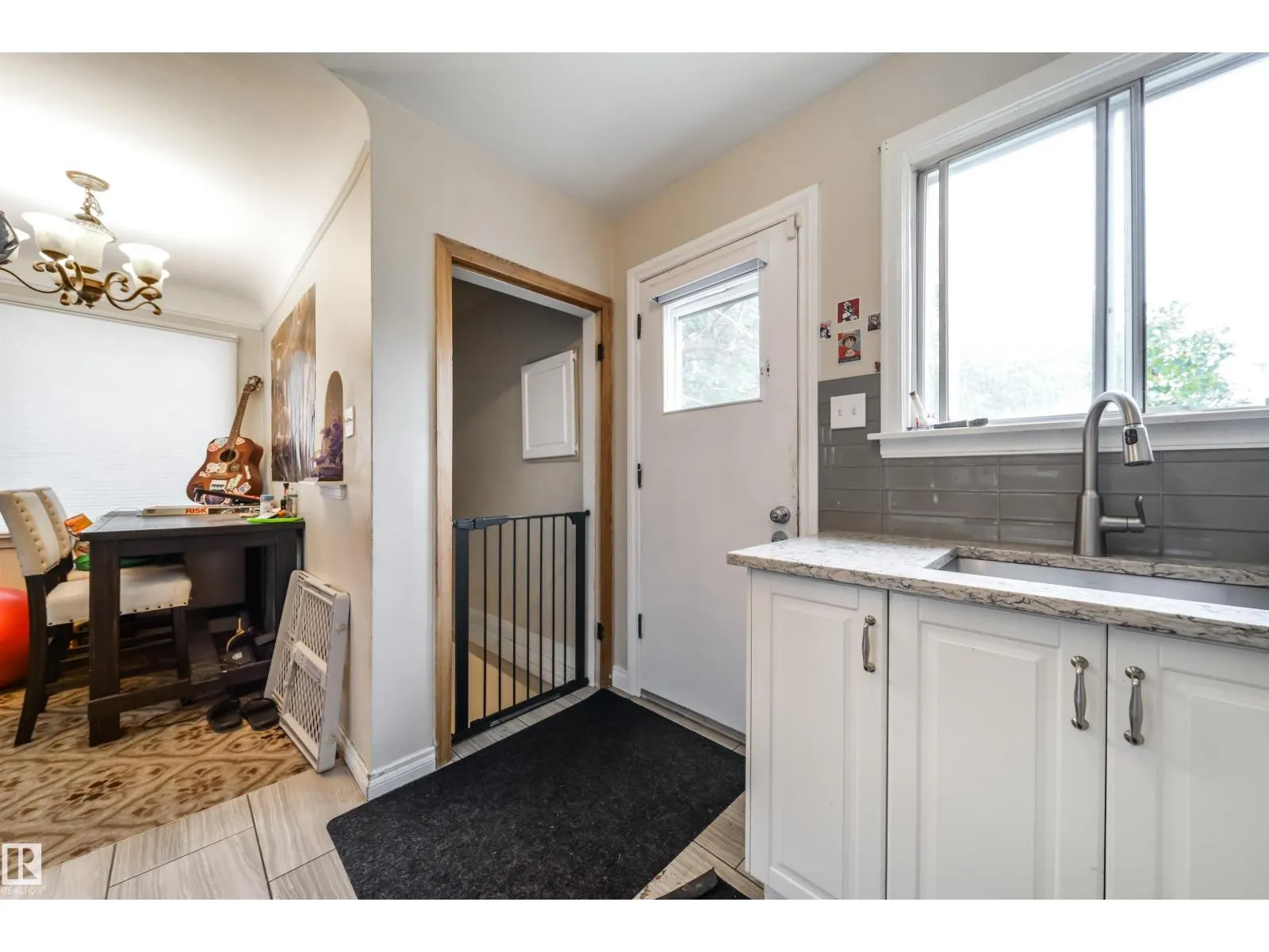 7910 75 ST NW