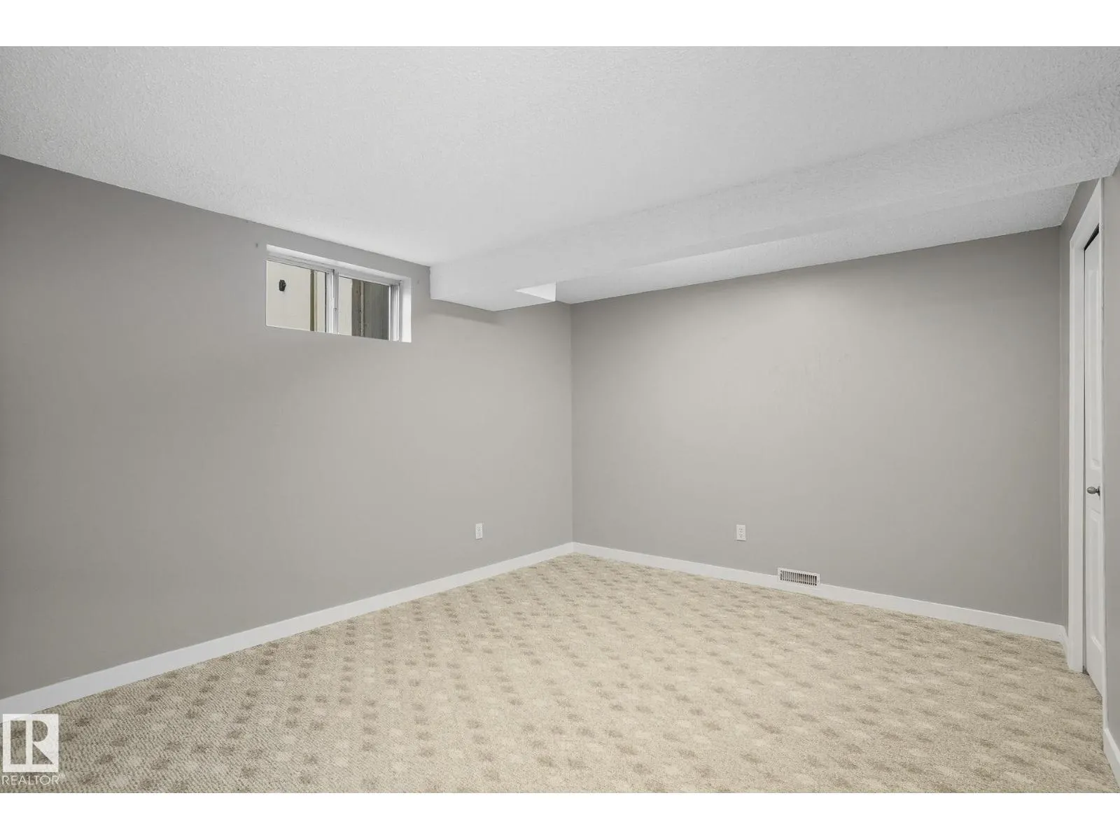 10962 168a AV NW NW
