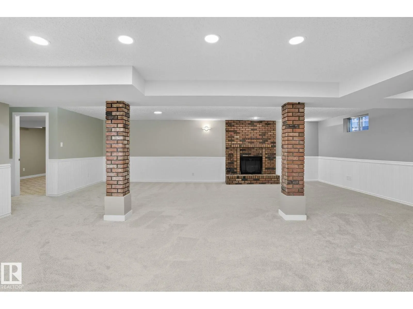 10962 168a AV NW NW