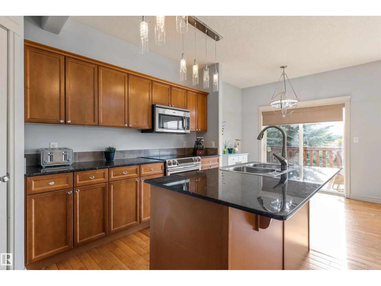 #4 15151 43 ST NW