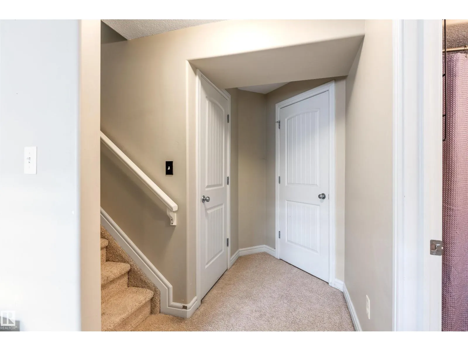 #4 15151 43 ST NW