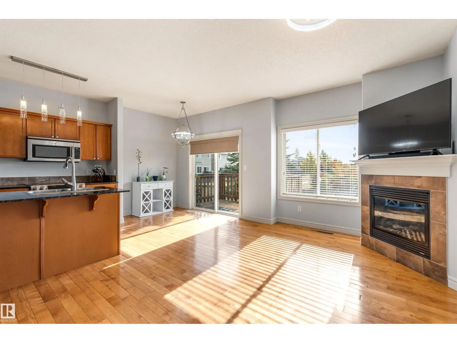 #4 15151 43 ST NW