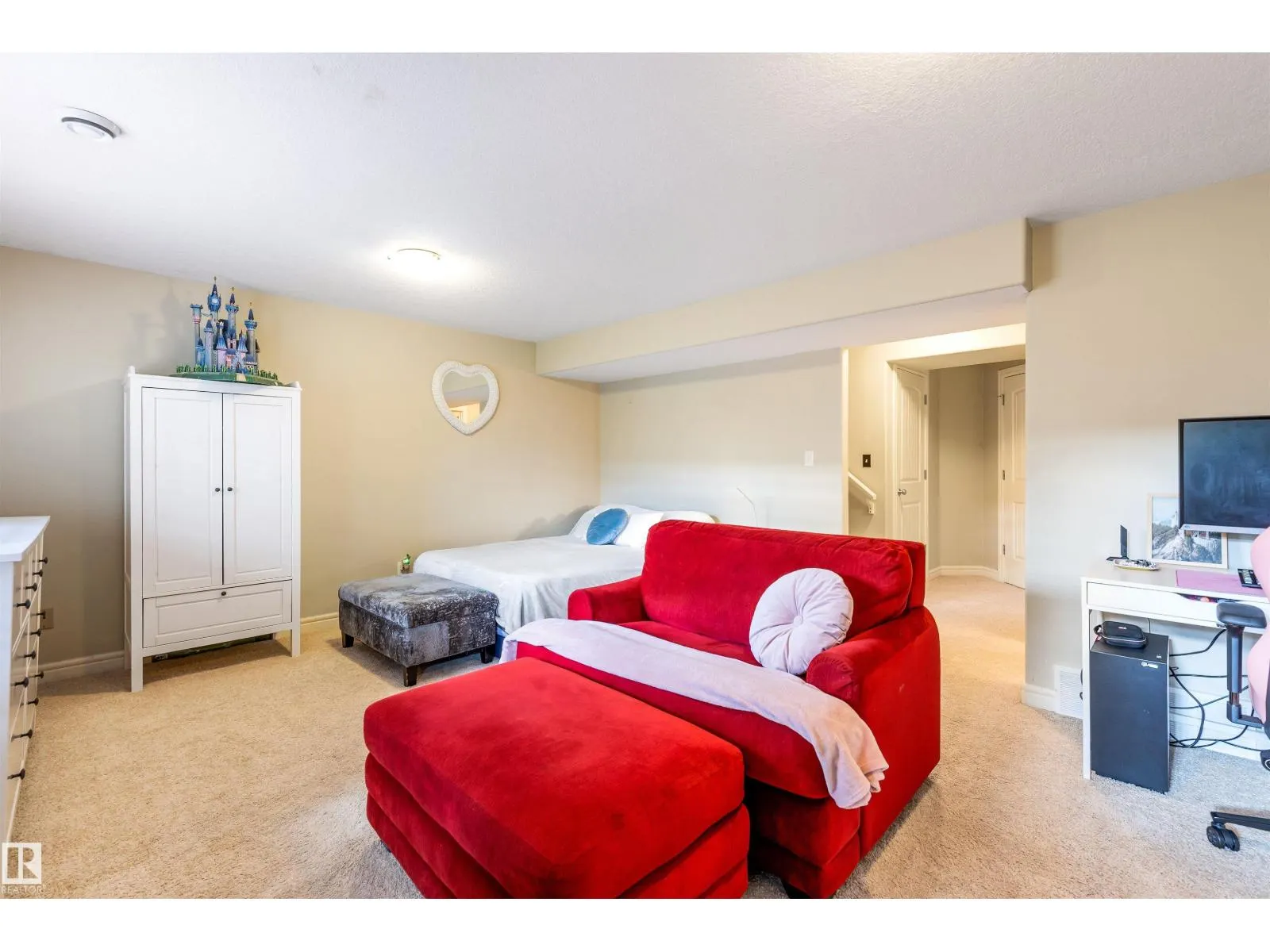 #4 15151 43 ST NW