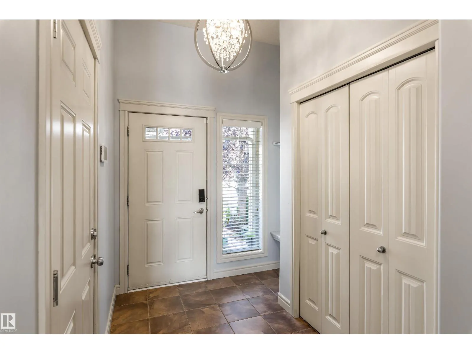 #4 15151 43 ST NW
