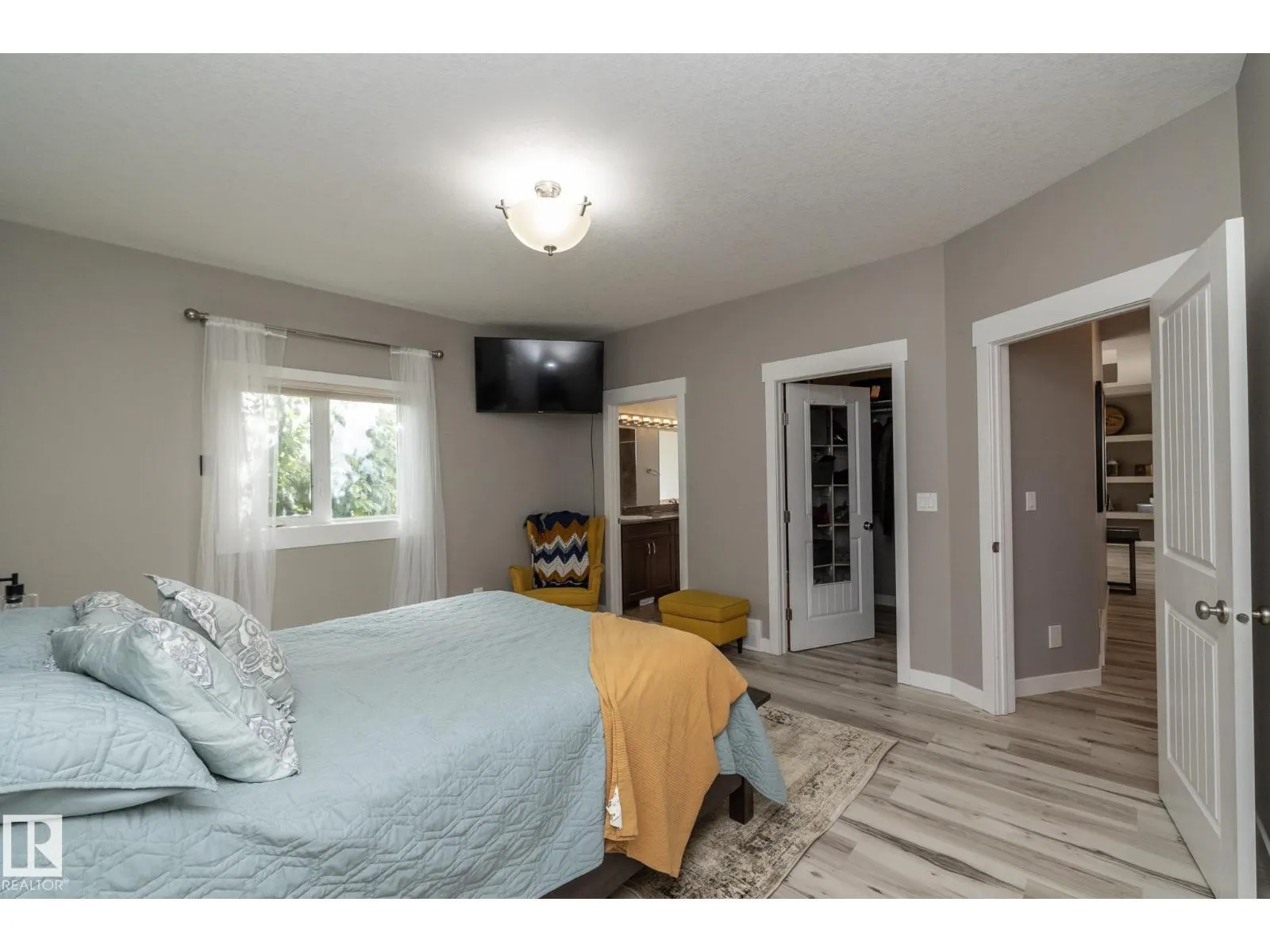 251 RAVINE DR