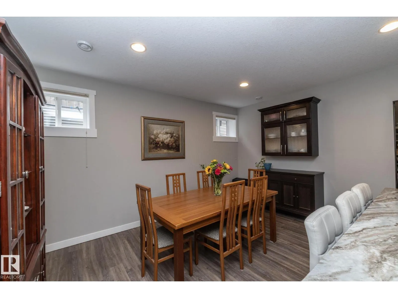 251 RAVINE DR