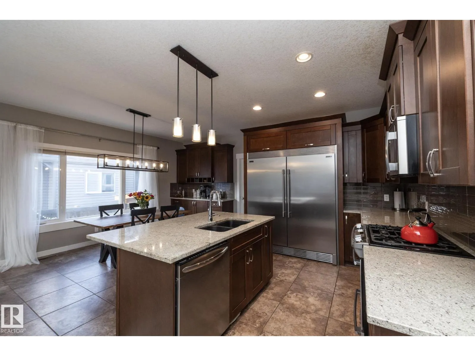 251 RAVINE DR