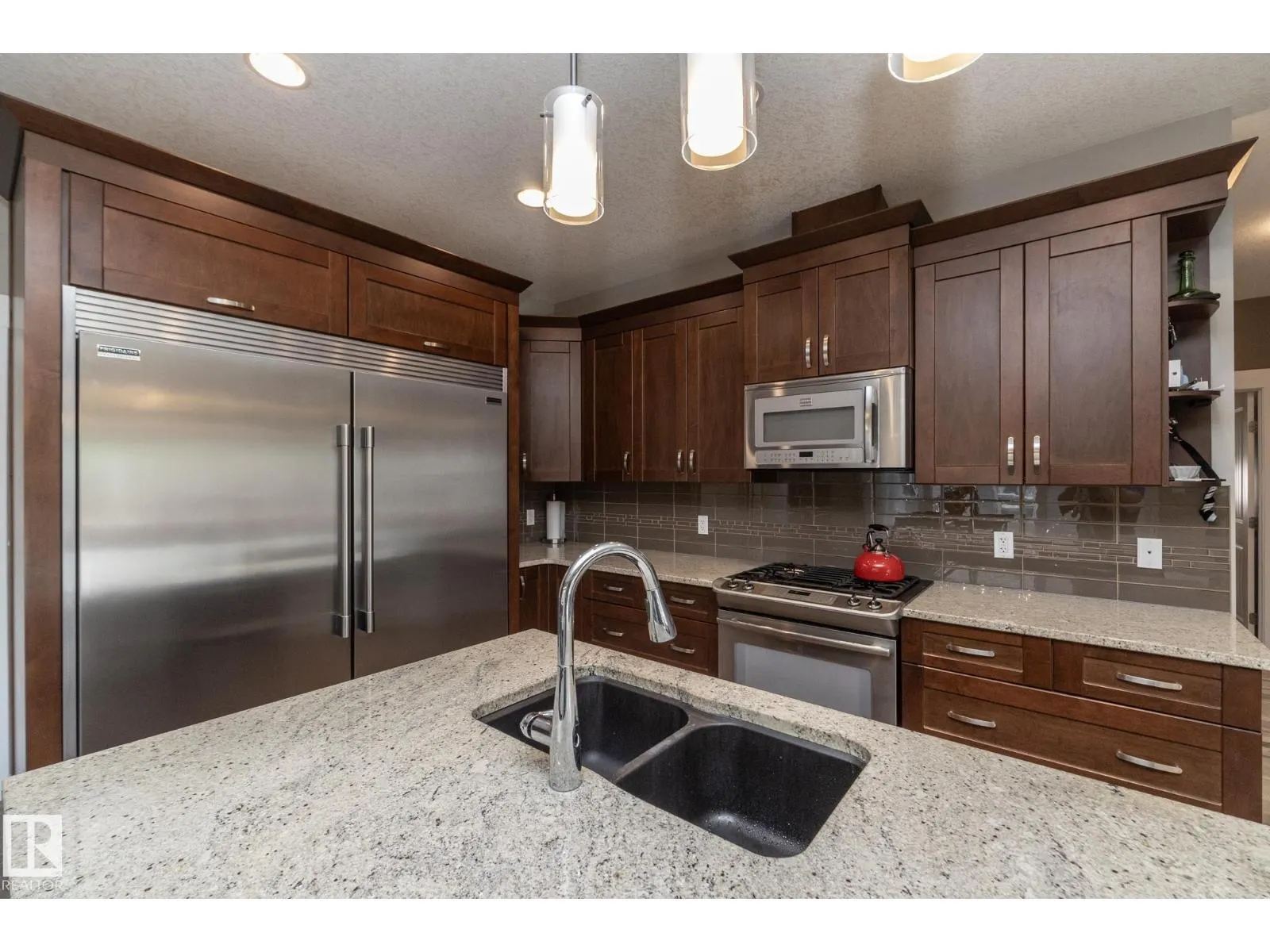 251 RAVINE DR