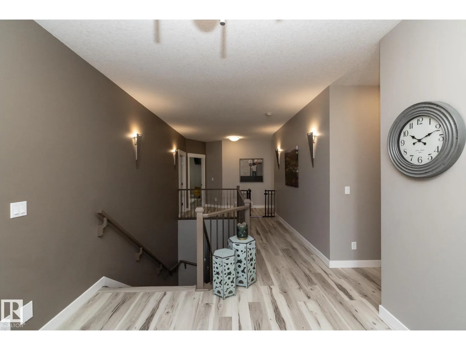 251 RAVINE DR