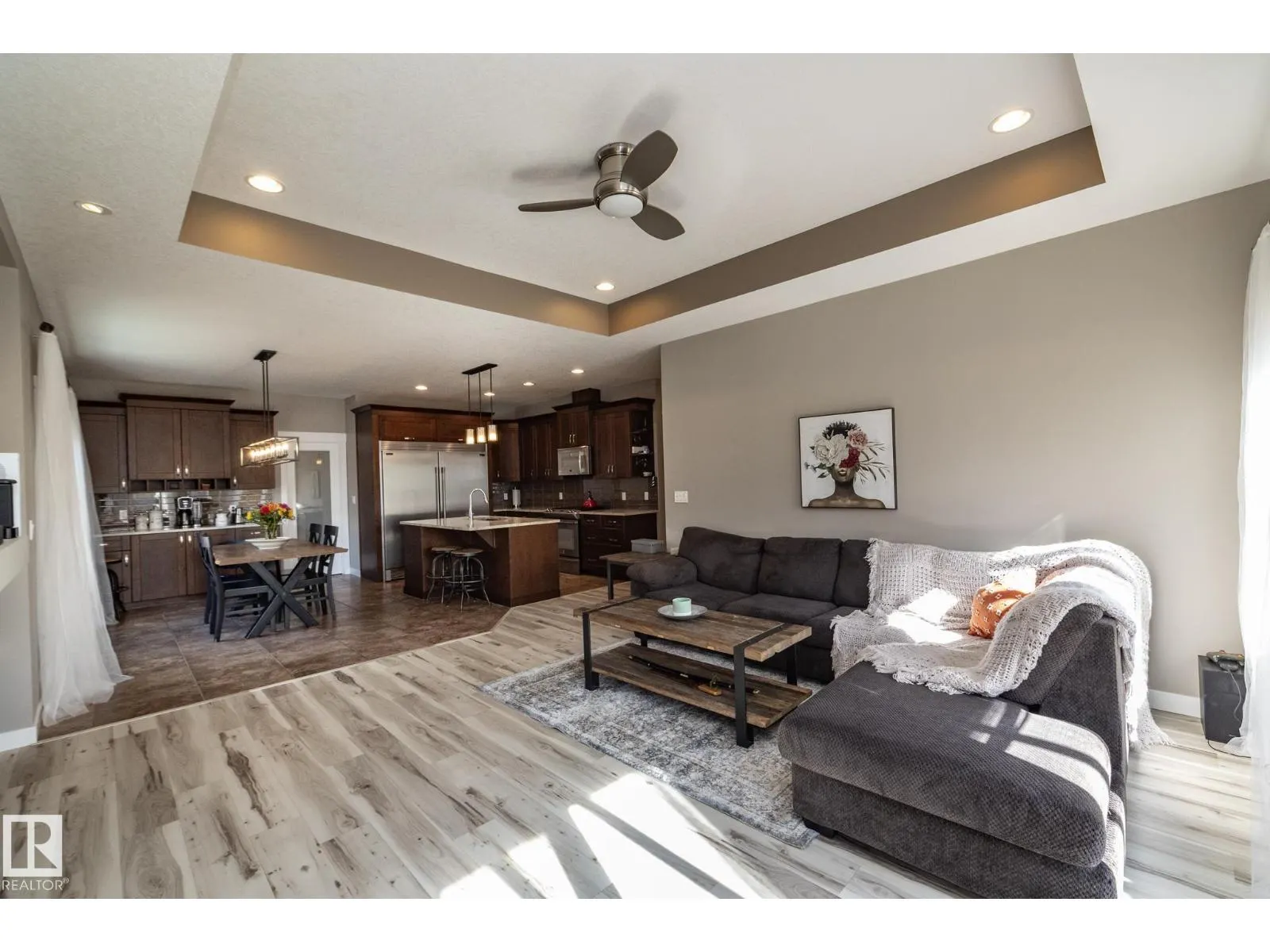 251 RAVINE DR