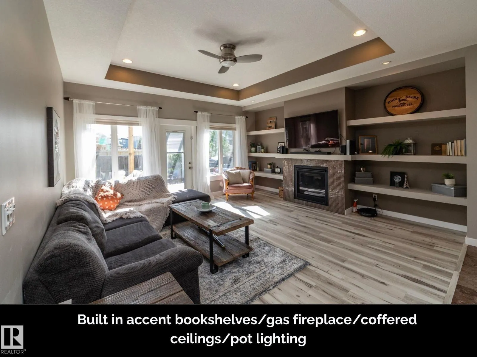 251 RAVINE DR