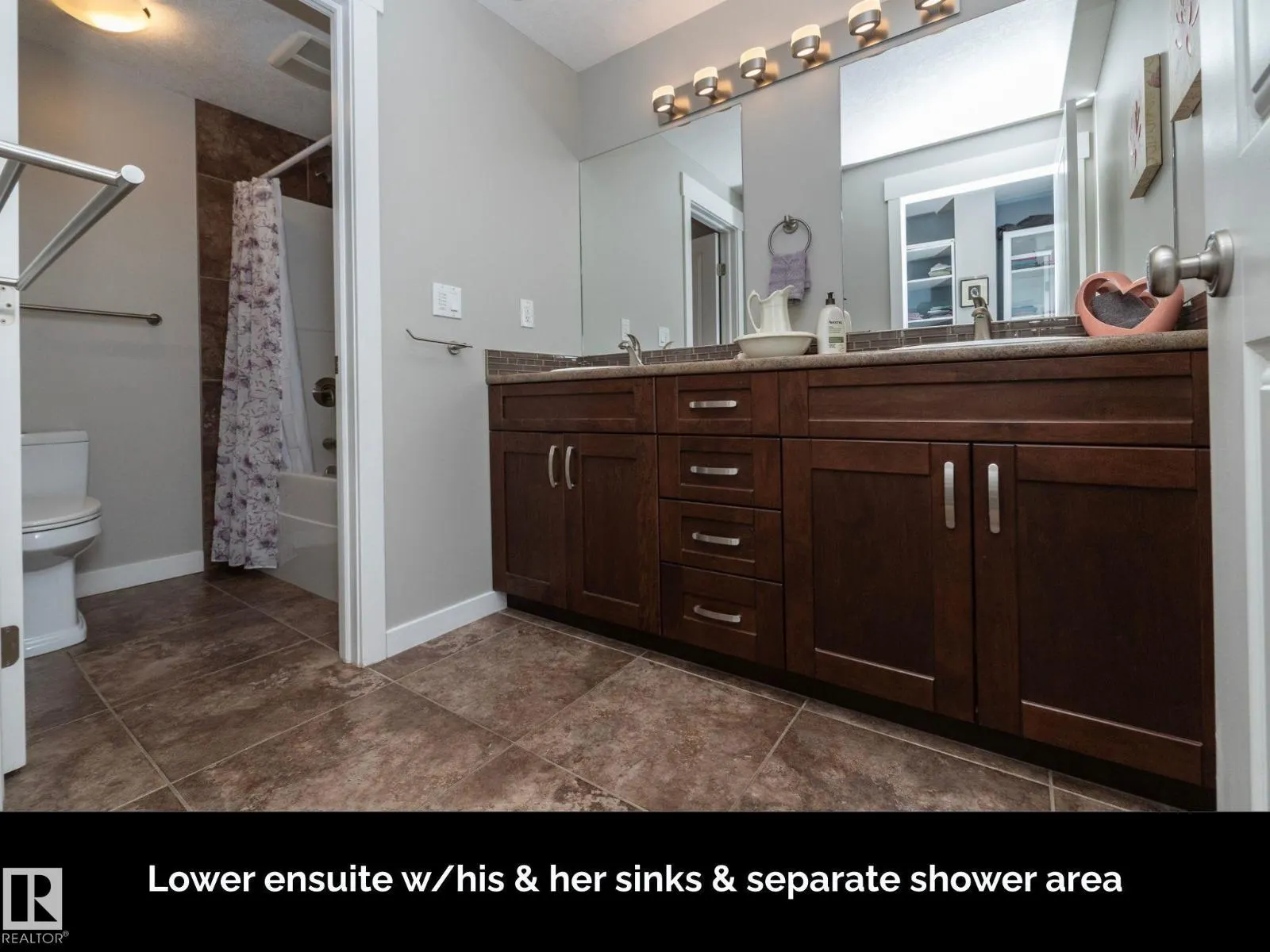 251 RAVINE DR