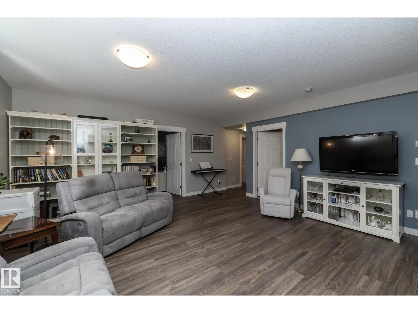 251 RAVINE DR