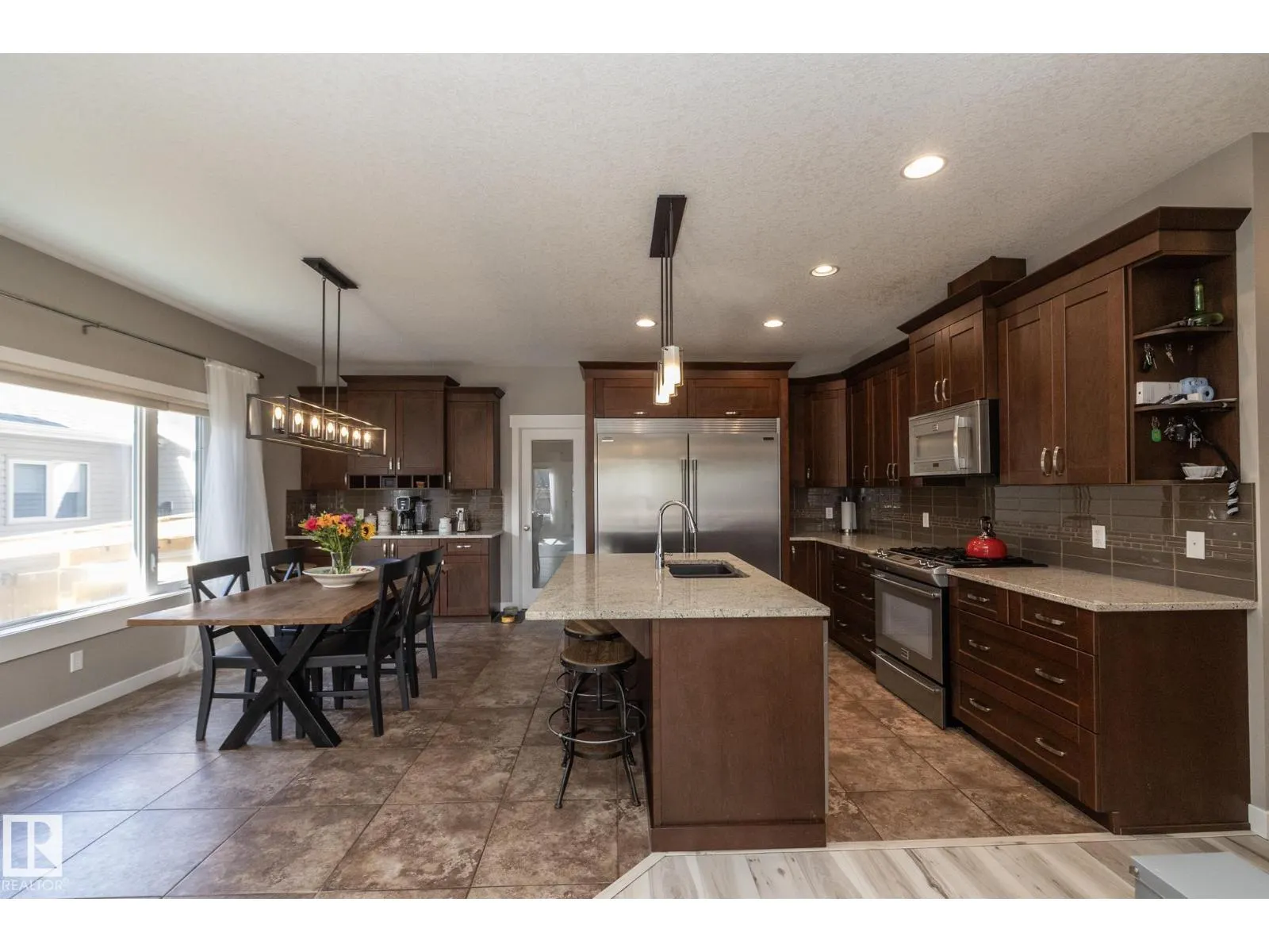 251 RAVINE DR