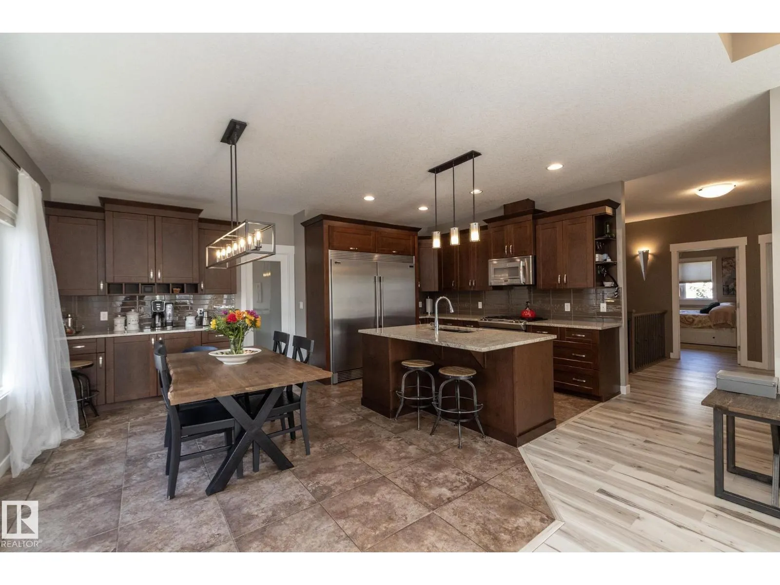 251 RAVINE DR
