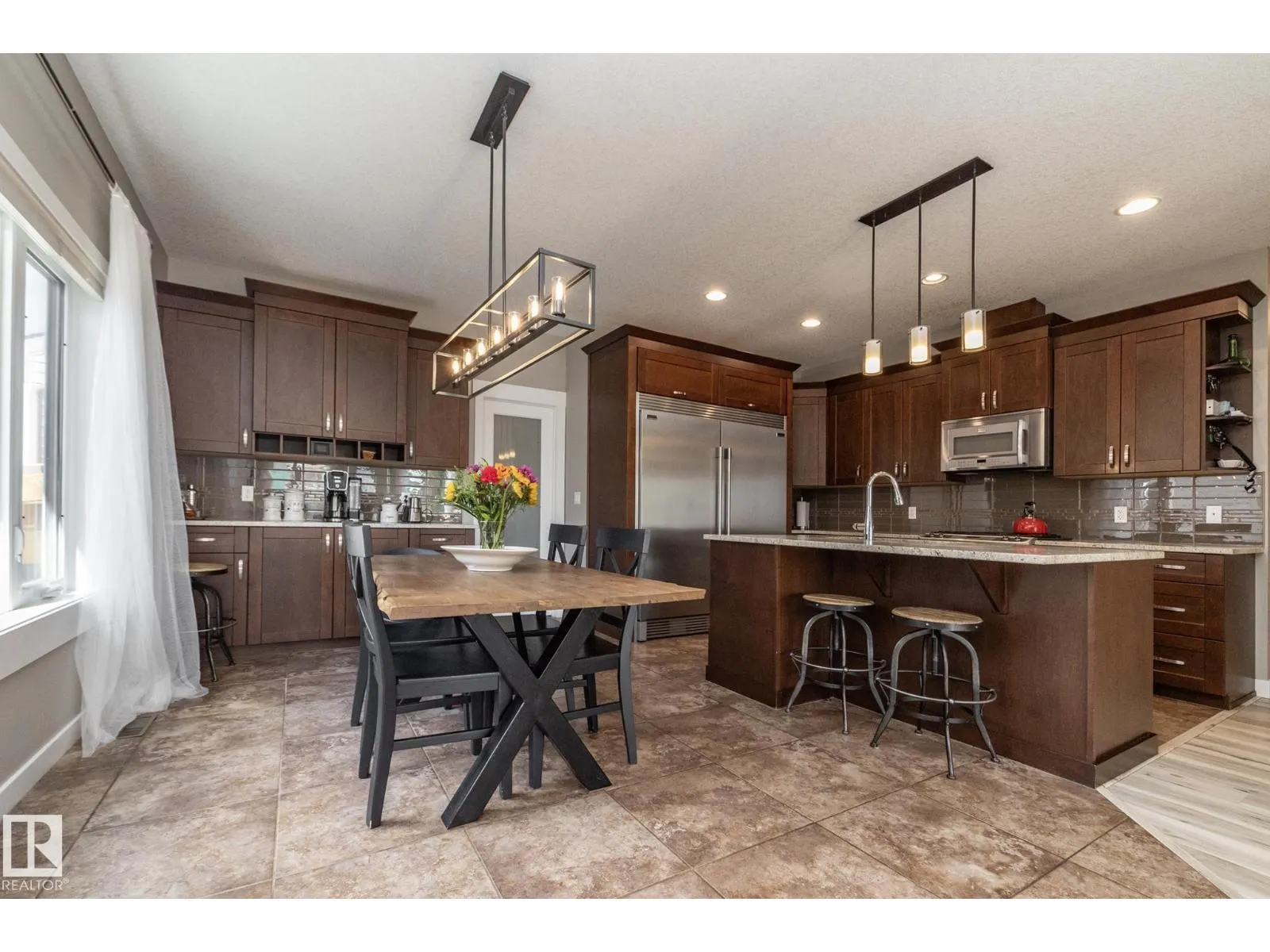 251 RAVINE DR