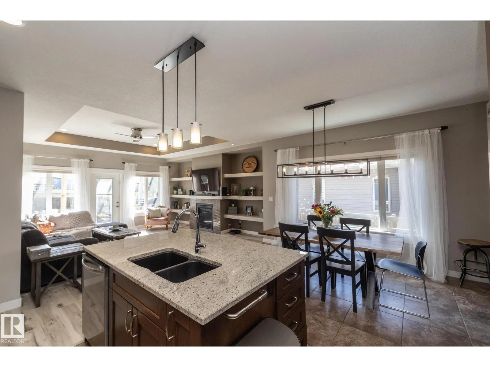 251 RAVINE DR