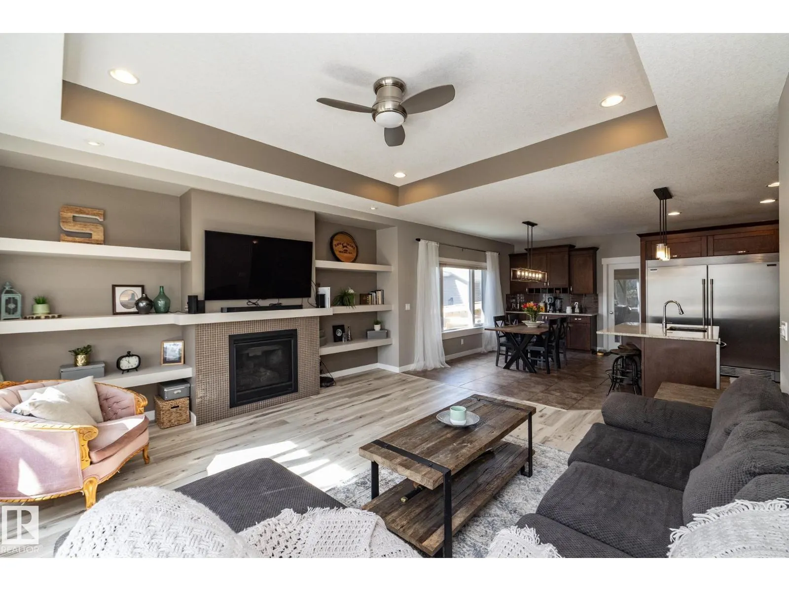251 RAVINE DR