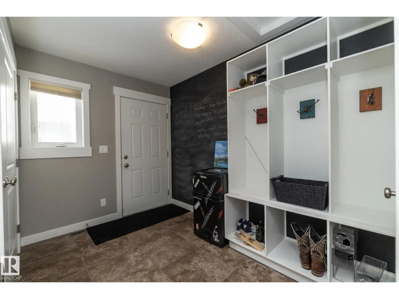 251 RAVINE DR
