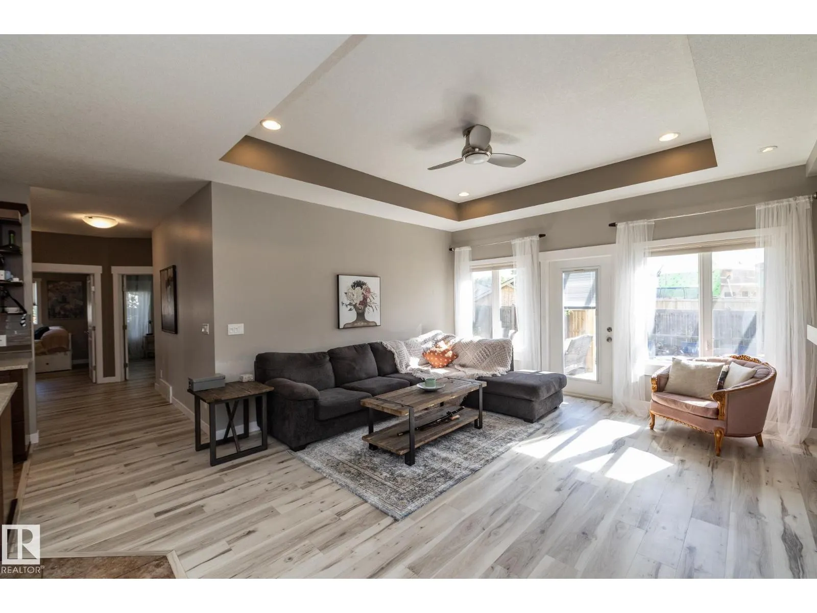 251 RAVINE DR