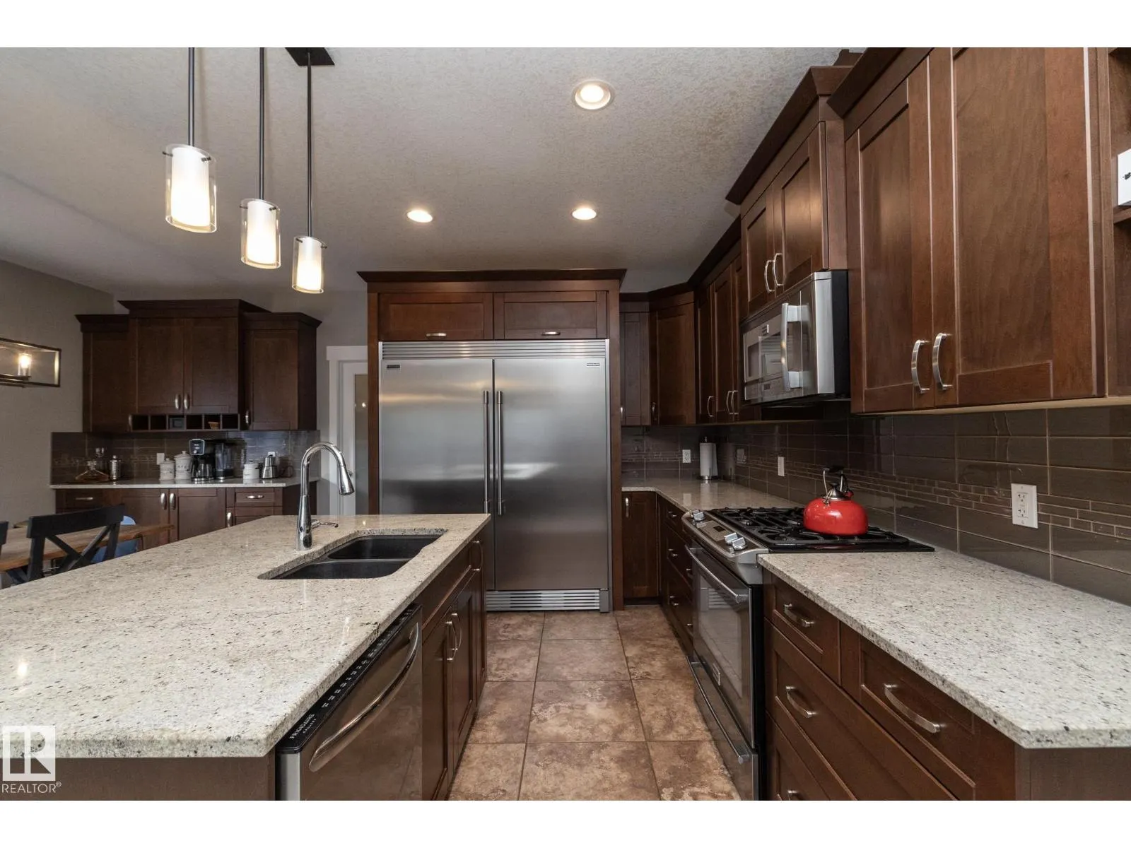 251 RAVINE DR